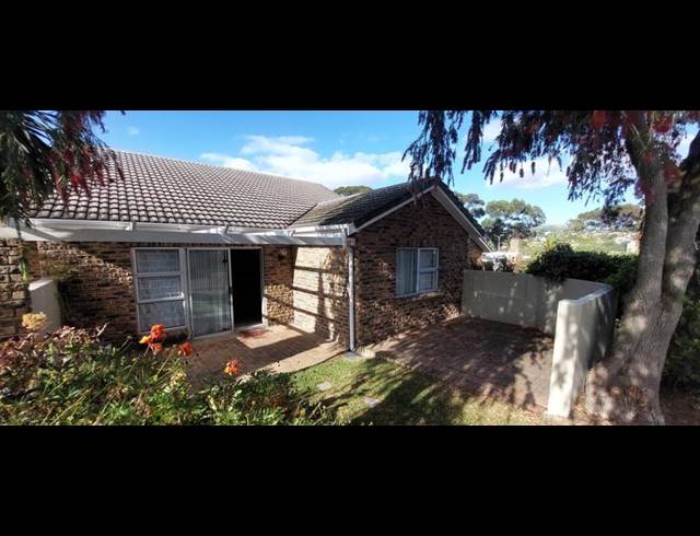 3 BEDROOM TOWNHOUSE FOR SALE IN TYGER VALLEY